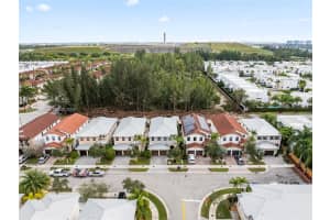 6933 Nw 104th Ct Doral, FL 33178 - MLS#A11925991