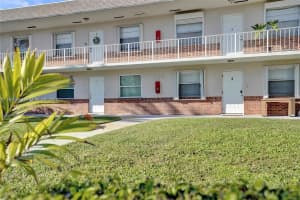 243 Castlewood Dr 2 North Palm Beach, FL 33408 - MLS#A11926069