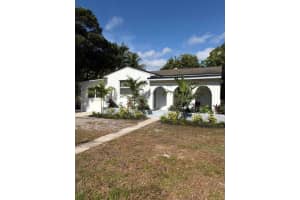 975 Nw 134th St, North Miami