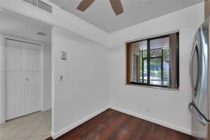 302 Lakeview Dr 105 Weston, FL 33326 - MLS#A11926139