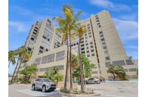 322 Buchanan St APT 610, Hollywood, FL 33019, - MLS#A11926164