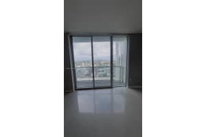 185 Sw 7th St 3400, Miami