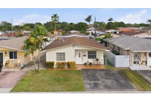 10551 Sw 27th St Miami, FL 33165 - MLS#A11926258