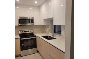 610 NE 12th Ave APT 304, Hallandale Beach, FL 33009, - MLS#A11926389