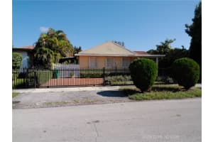 421 Nw 32nd Ct, Miami