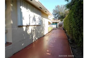 421 NW 32nd Ct, Miami, FL 33125, - MLS#A11926416