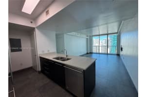 500 Brickell Ave 2703, Miami