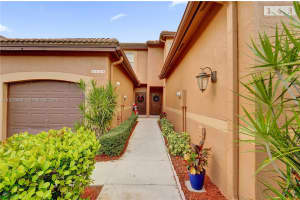 1435 Barcelona Way 5-27 Weston, FL 33327 - MLS#A11926446