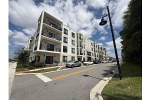 8001 Nw 41st St F-207, Doral