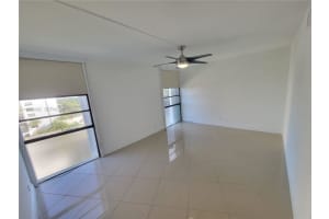 3301 N Country Club Dr 811, Aventura
