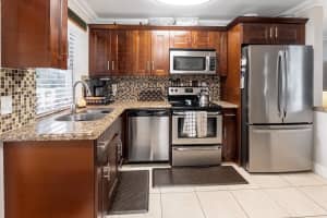 7002 NW 95th Ave, Tamarac, FL 33321, - MLS#A11926528