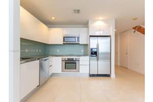 Avenue on Brickell, 1050 Brickell Ave APT 606, Miami, FL 33131, - MLS#A11926556