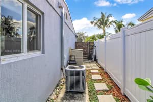 201 NW 51st Ct, Fort Lauderdale, FL 33309, - MLS#A11926642