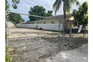 2709 Nw 24th Ave, Miami 2709 Nw 24th Ave, Miami