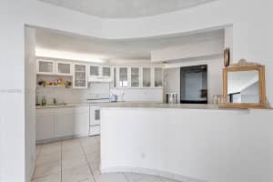 600 Parkview Dr APT 611, Hallandale Beach, FL 33009, - MLS#A11926769