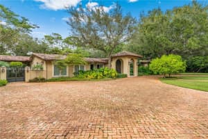 6755 Sw 99th Ter, Pinecrest