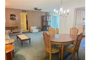 942 Ne 199th St 202, Miami