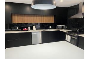 39 Se 7th St 0 Dania Beach, FL 33004 - Off Market