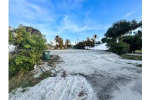 2700 Ne 2nd Ave Boca Raton, FL 33431 Sold 12/31/25