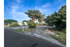 2700 Ne 2nd Ave Boca Raton, FL 33431 Sold 12/31/25