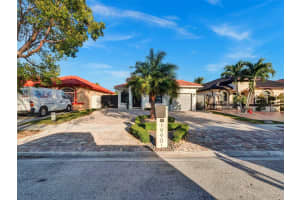 19901 NW 77th Ct, Hialeah, FL 33015, - MLS#A11926842