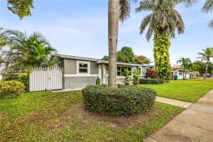 401 Nw 183rd St Miami Gardens, FL 33169 - MLS#A11926910