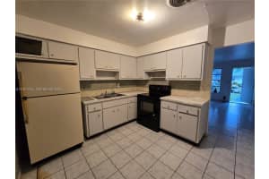 4211 Nw 39th Ave 4211 Lauderdale Lakes, FL 33309 - MLS#A11927015