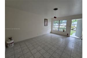 4211 Nw 39th Ave 4211 Lauderdale Lakes, FL 33309 - MLS#A11927015