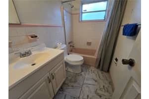 4211 Nw 39th Ave 4211 Lauderdale Lakes, FL 33309 - MLS#A11927015