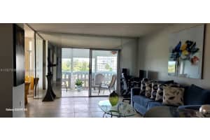 4001 Hillcrest Dr 705 Hollywood, FL 33021 - MLS#A11927038