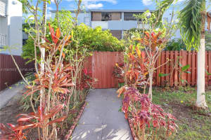 6195 W 18th Ave G101, Hialeah