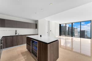 88 SW 7th St Apt 3907, Miami, FL 33130, - MLS#A11927109