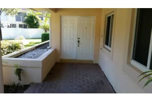 10136 Nw 43rd Ter 10136 Doral, FL 33178 - MLS#A11927276