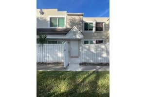 6840 SW 45th Ln Apartment 8, Miami, FL 33155, - MLS#A11927300