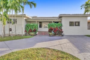 1102 Meadow Lark Ave, Miami Springs, FL 33166, - MLS#A11927337