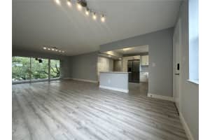 601 Ives Dairy Rd 403-8, Miami