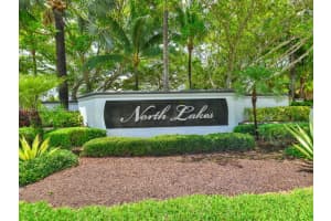 933 Falling Water Rd, Weston