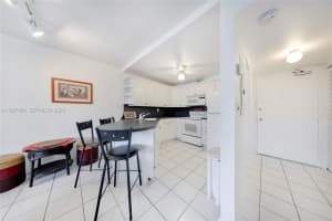 465 Ocean Dr APT 224, Miami Beach, FL 33139, - MLS#A11927404