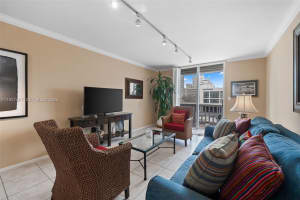 1776 James Ave APT 5B, Miami Beach, FL 33139, - MLS#A11927407