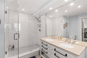 100 Lincoln Road, Miami Beach, FL 33139 - MLS#A11927453