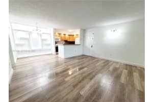 18815 Nw 62nd Ave 111-10, Hialeah