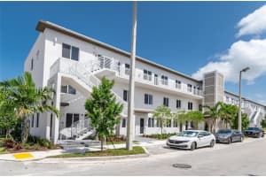 6450 Nw 102 Path 303, Doral