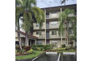 901 Sw 128th Ter 208a, Pembroke Pines