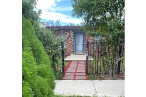 1105 Ne 112th St, Miami