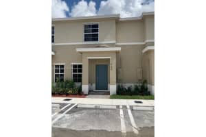 484 Ne 5th St 484, Florida City