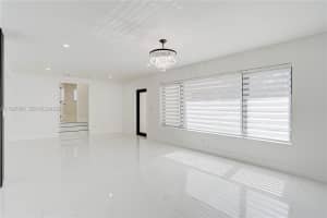 MLS# A11927584, North Miami, Florida 33161