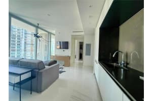 300 Biscayne Boulevard Way 3308w, Miami