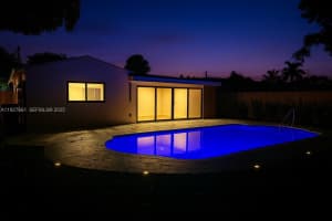 230 Ne 43rd St Oakland Park, FL 33334 - MLS#A11927661