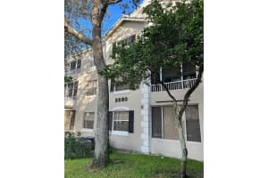 2880 N Oakland Forest Dr 209, Oakland Park