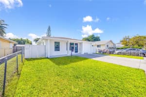 2318 Scott St Hollywood, FL 33020 - MLS#A11927804